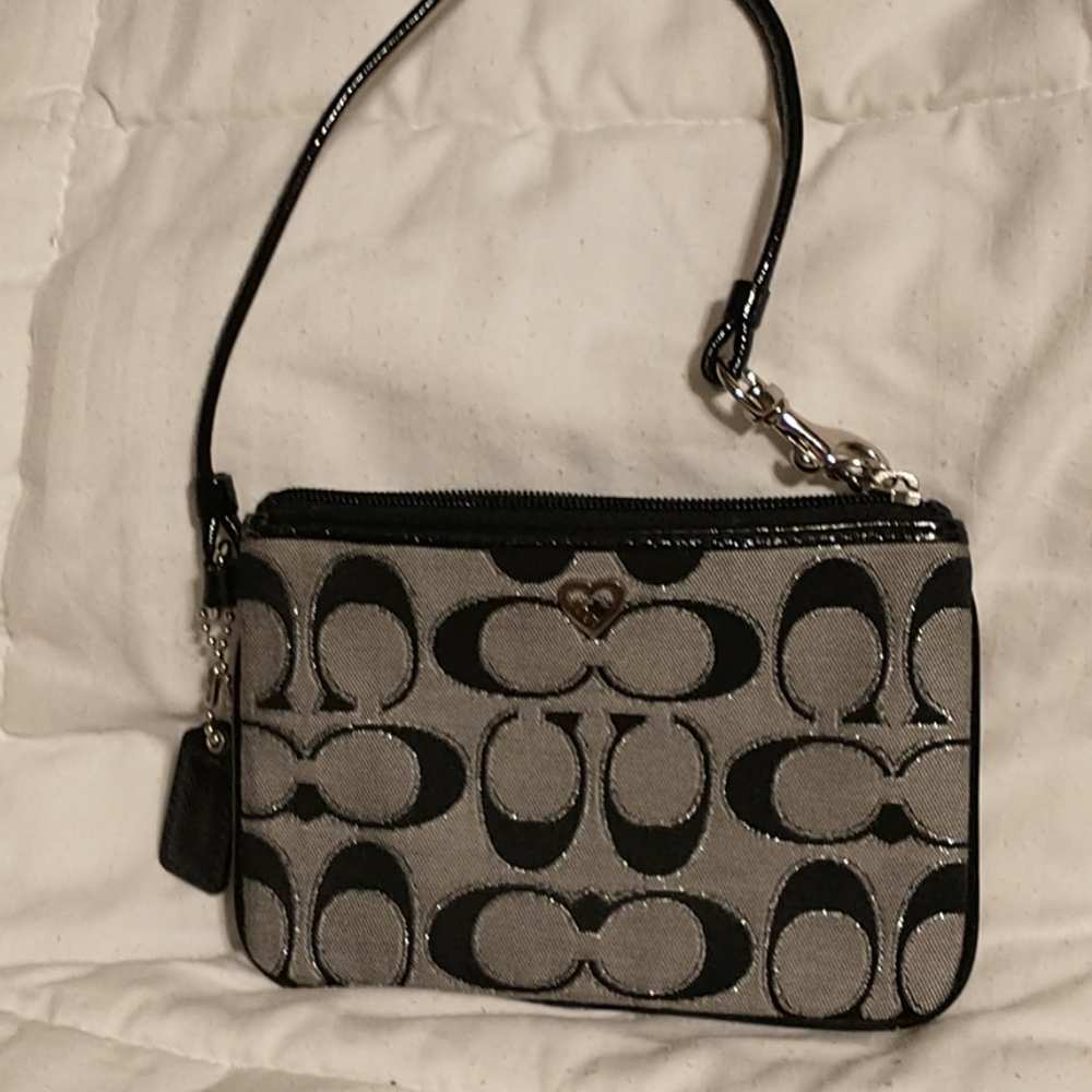 Coach poppy wristlet